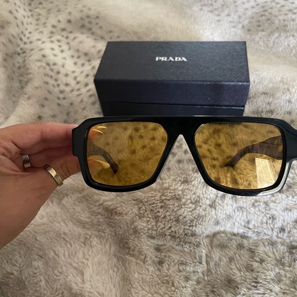Prada PR 22YS Prada yellow tint sunglasses - Picture 2 of 5